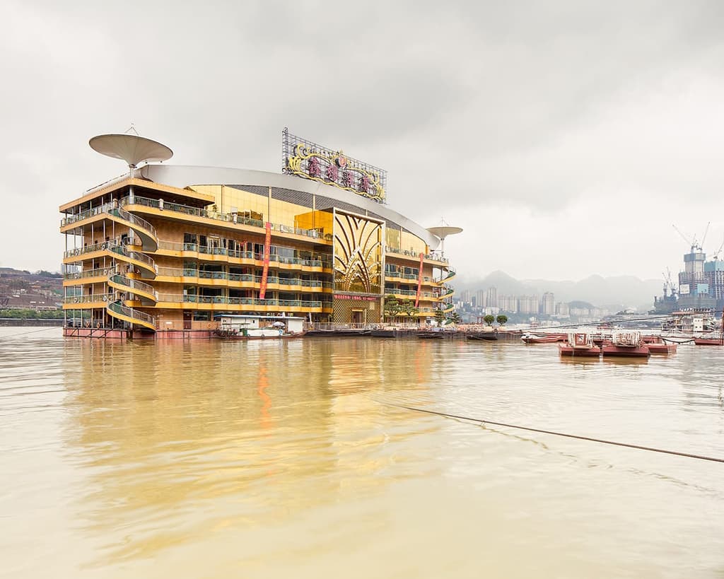 Maciej Leszczynski’s City on Rivers photo essay