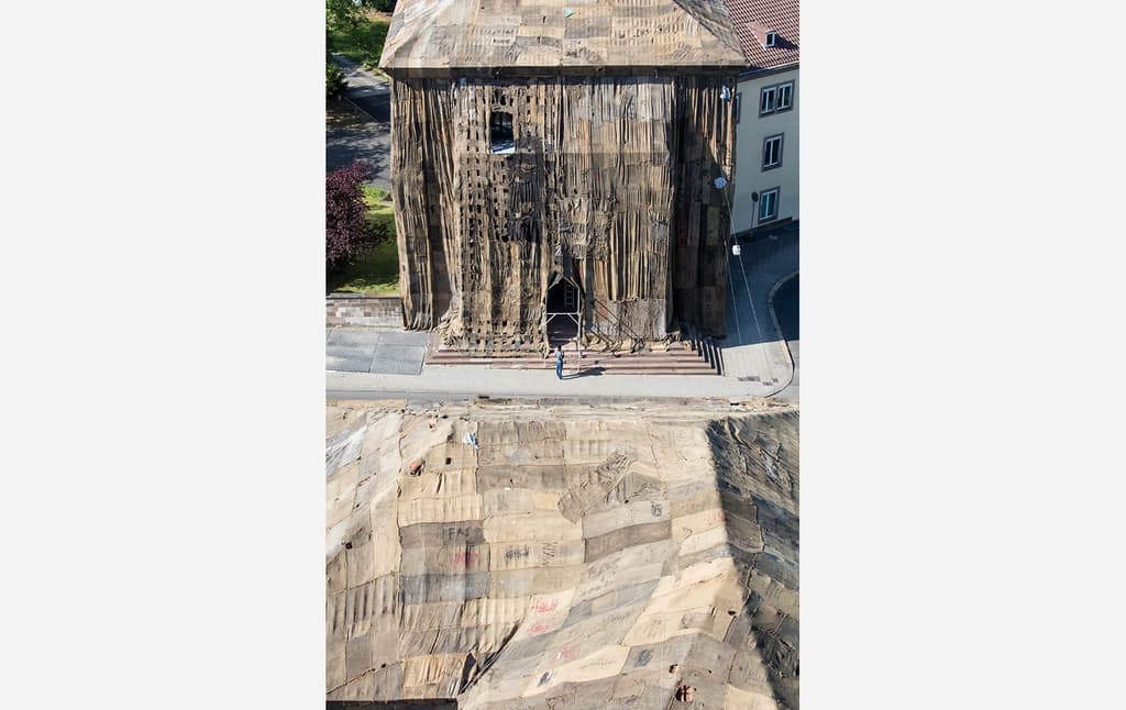 Documenta 14 highlights: Ibrahim Mahama's Check Point Sekondi Loco