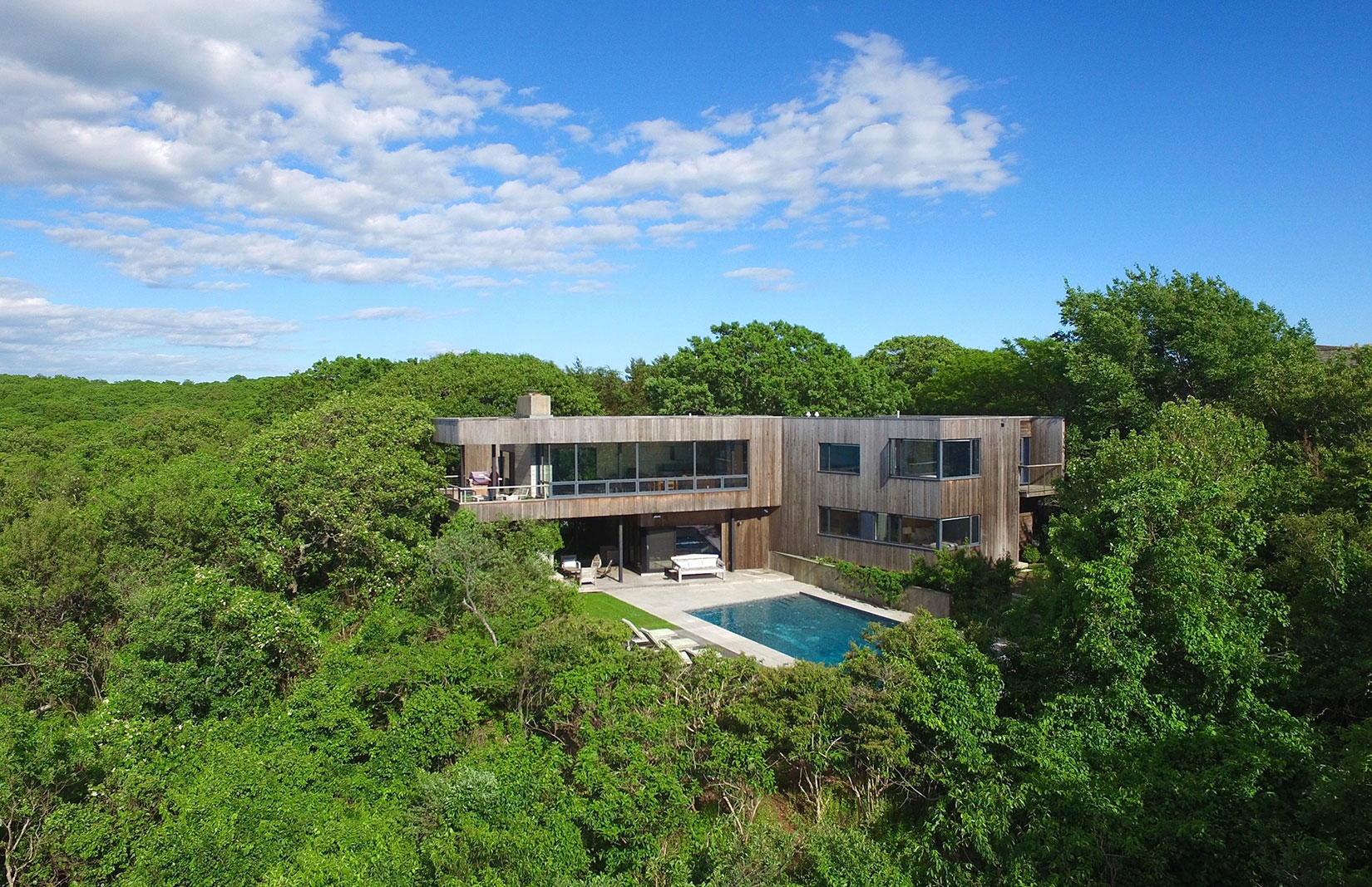A modern Montauk house surrounded by nature lists for $5.45m