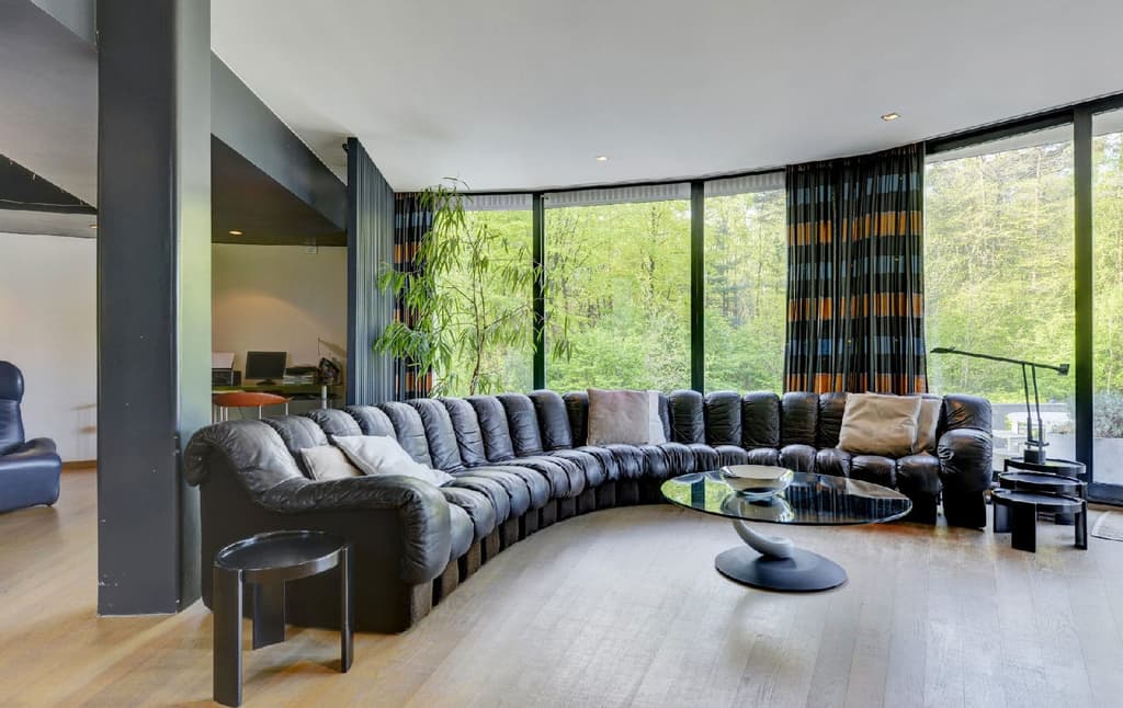 Dutch villa for sale by architect Jackie Cuylen
