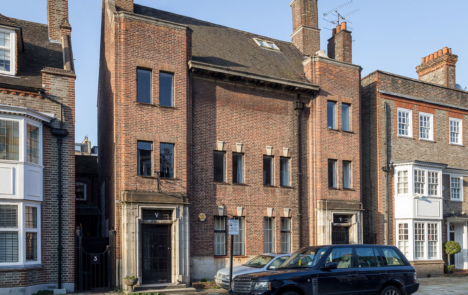 London house once owned by former Vogue editor lists for £7.6m