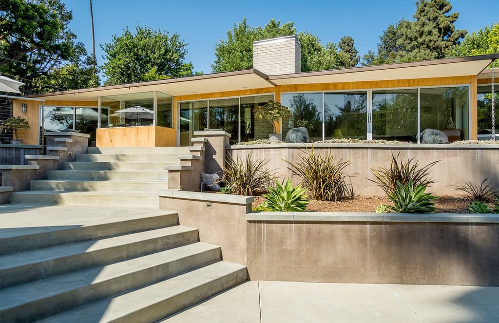 Restored Case Study House 10 hits the market in Pasadena for $3m