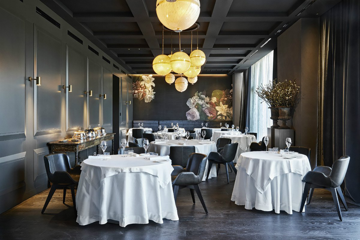 Morelli restaurant at Hotel Viu in Milan