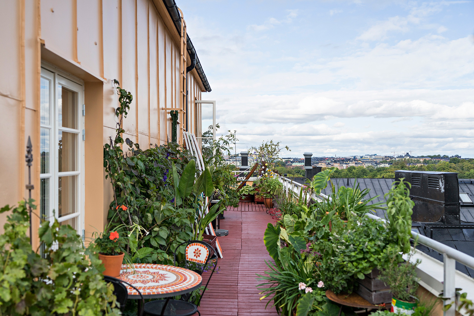 Rooftop cottage for sale in Stockholm