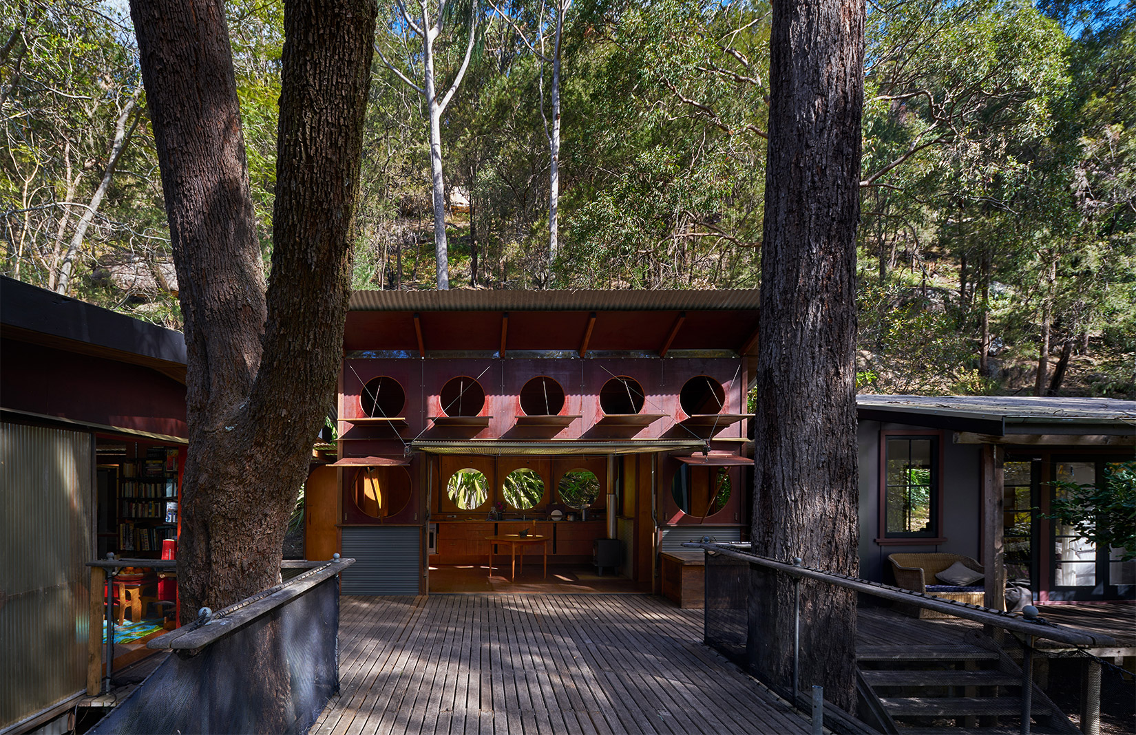 A bush home by Richard Leplastrier in New South Wales
