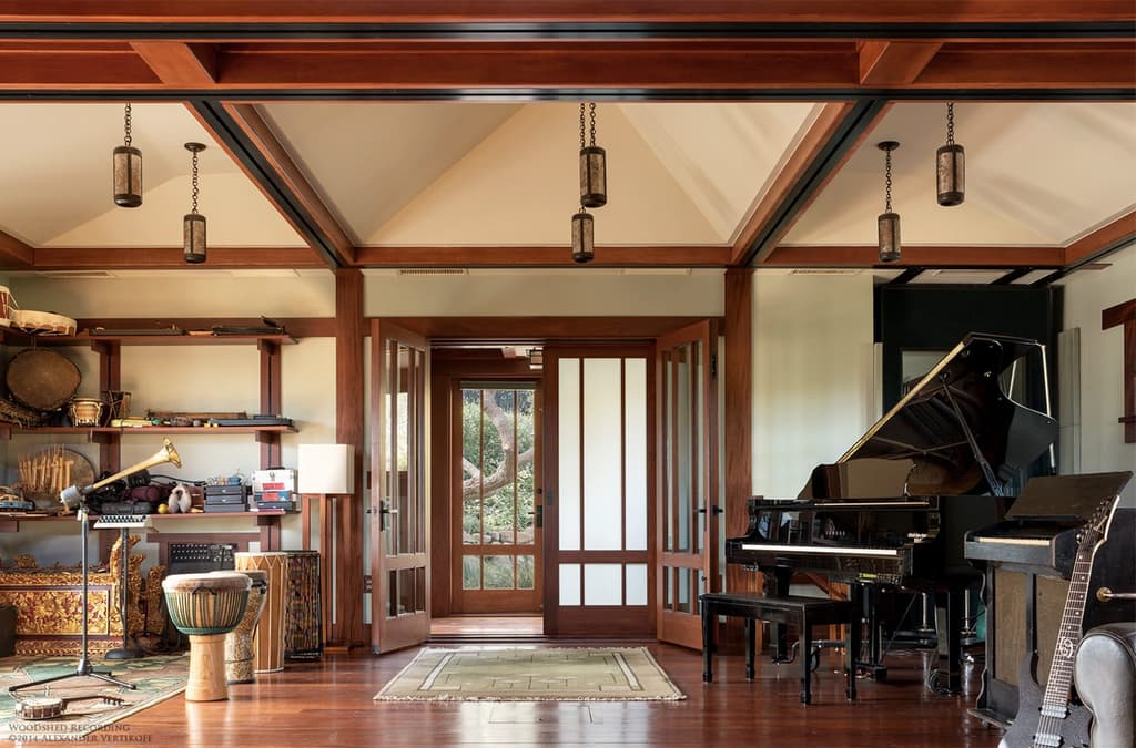 Woodshed recording studio retreat and holiday cabin