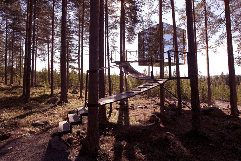 Mirrorcube 'invisible' treehouse for rent in Sweden