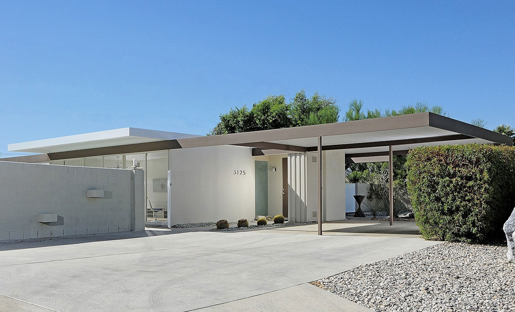 Radical 1960s prefab home in Palm Springs designed by Donald Wexler and Richard Harrison