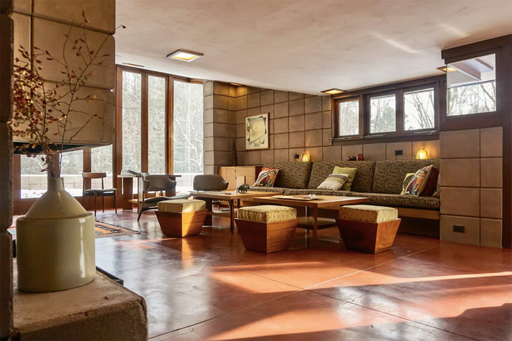 Eppstein House by Frank Lloyd Wright - modernist holiday home for rent