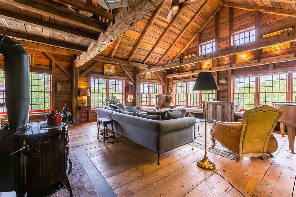 Rustic country house hits the market in Vermont for $800k