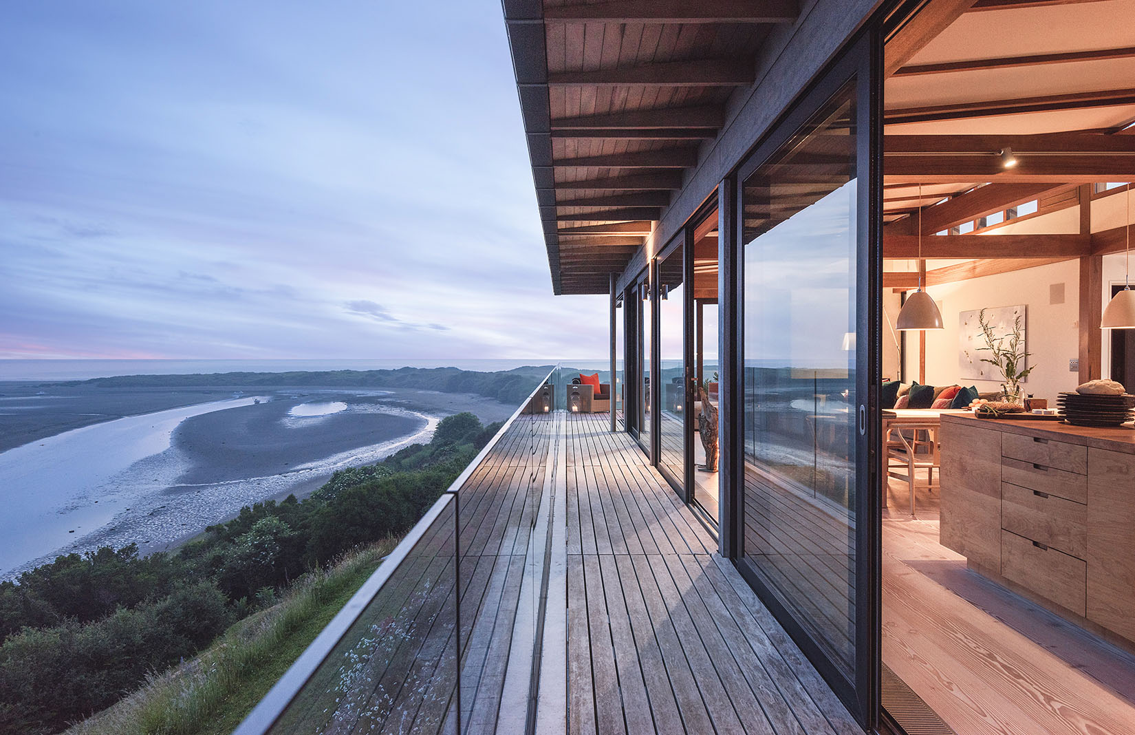 Welsh holiday home designed by John Pardey Architects