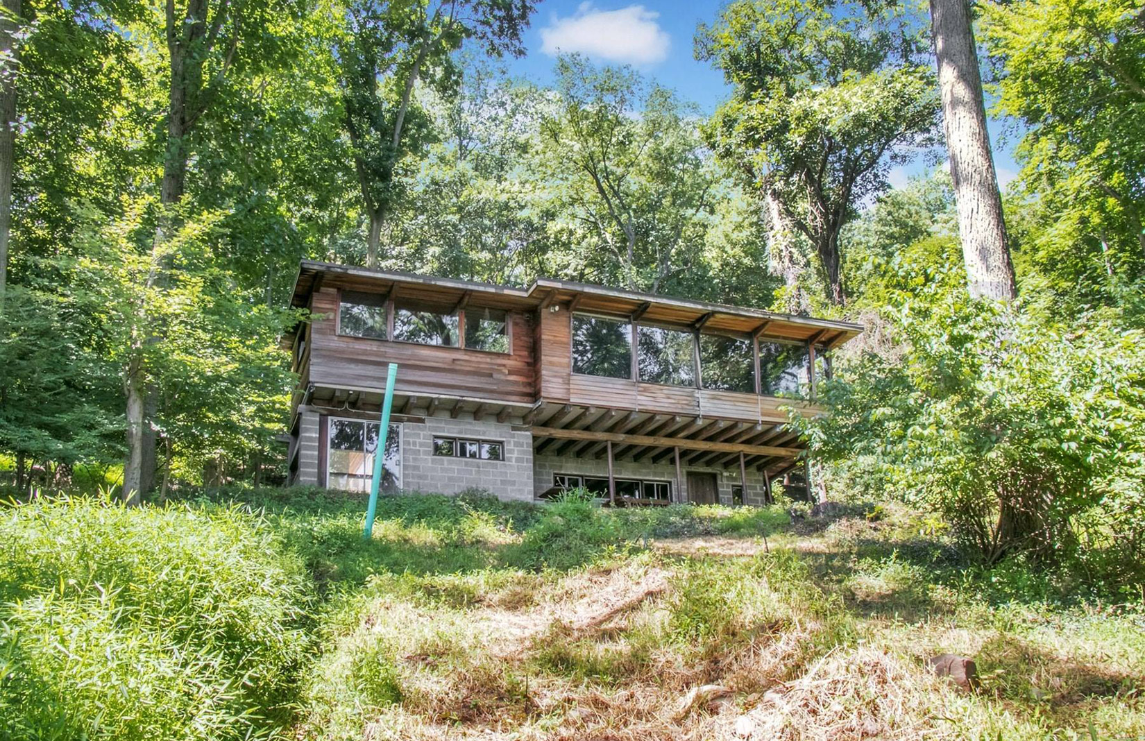 A Midcentury Renovation Challenge Near Nyc Lists For 469k