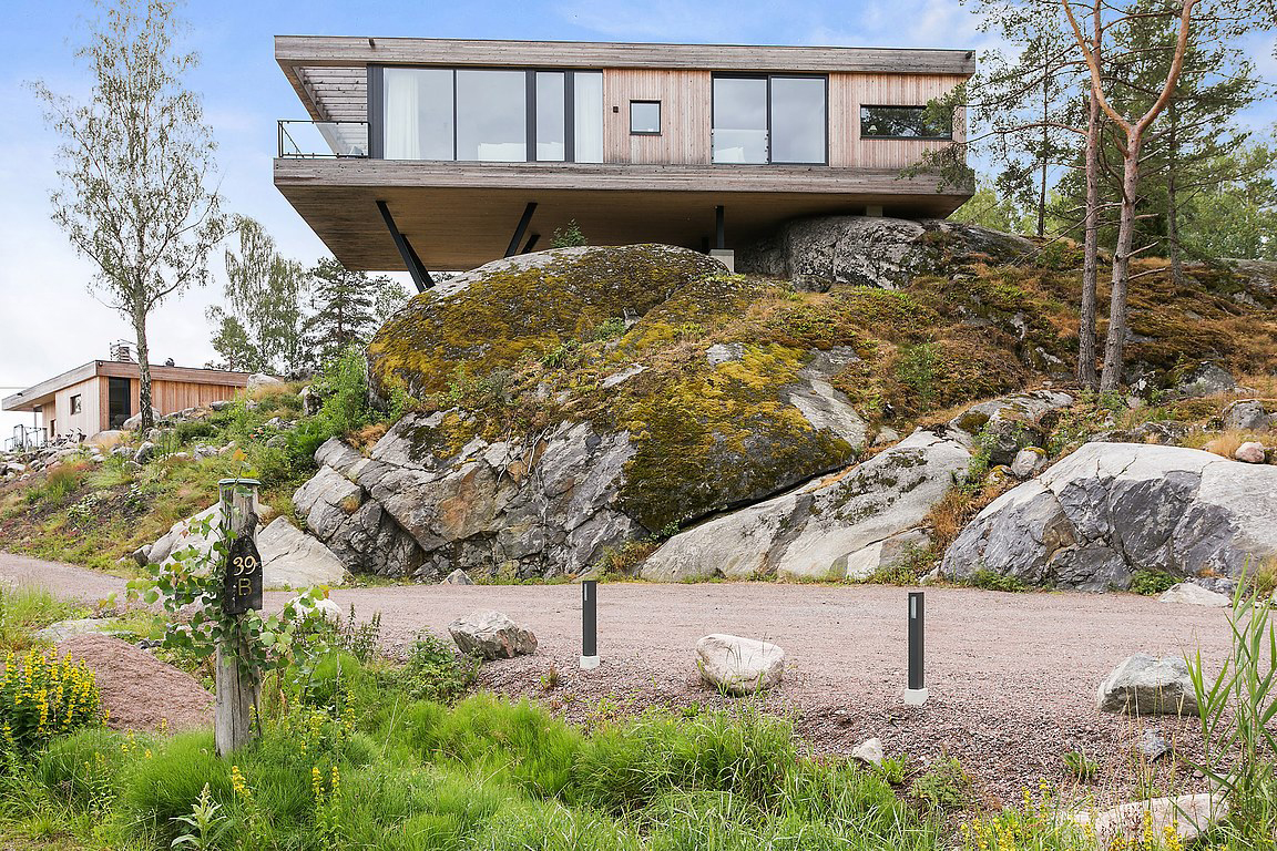 Floating clifftop house outside Stockholm lists for 10m SEK