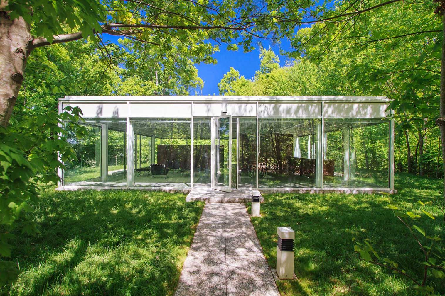 Modernist home for sale in Knoxville Tennessee designed by William Starke Shell