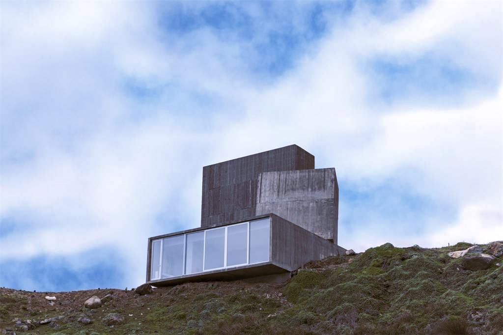 Property of the week: a ‘primitive’ Chilean holiday home by Pritzker Prize-winner Alejandro Aravena