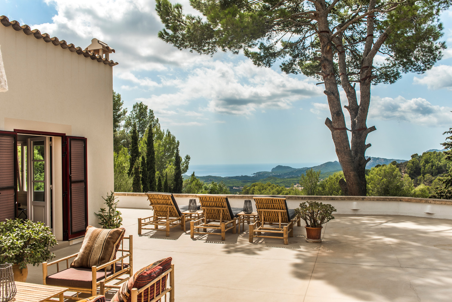 Modern Mallorcan holiday villa with Ibizan views lists for €2.95m