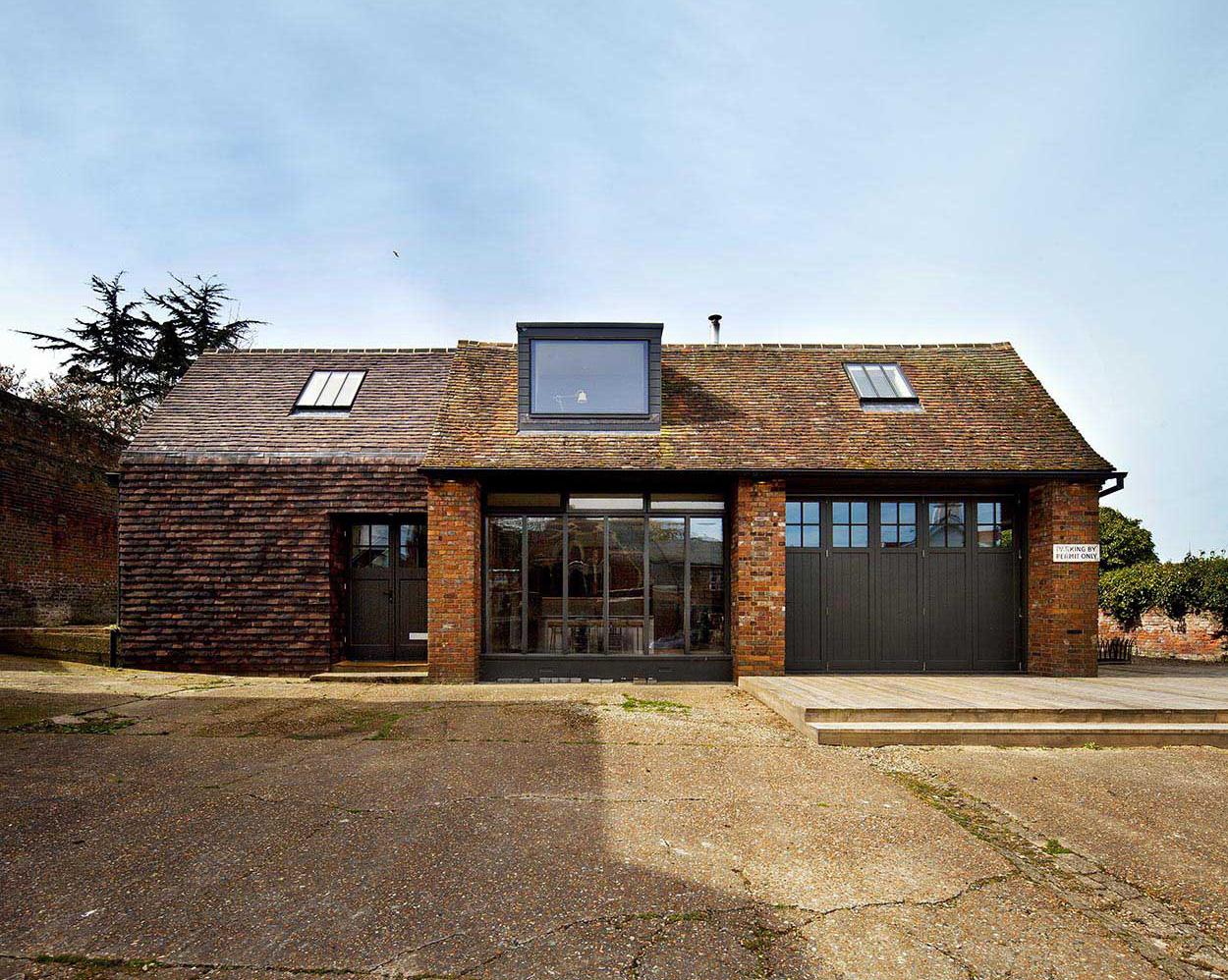 Converted ambulance centre in Rye for rent