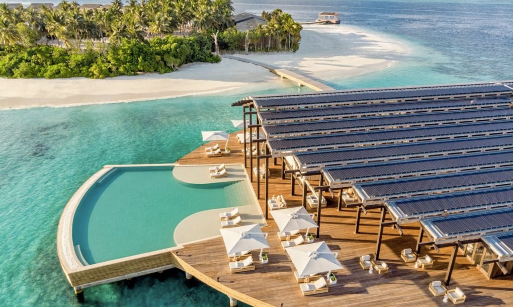 This 'floating' Maldivian resort is 100% eco-powered
