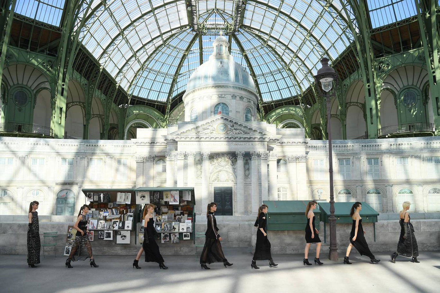 Rue de Chanel, Parisian street - AW18 Couture fashion show set