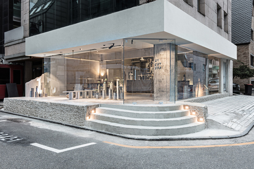 Seoul’s Etcetera Cafe has concrete interiors