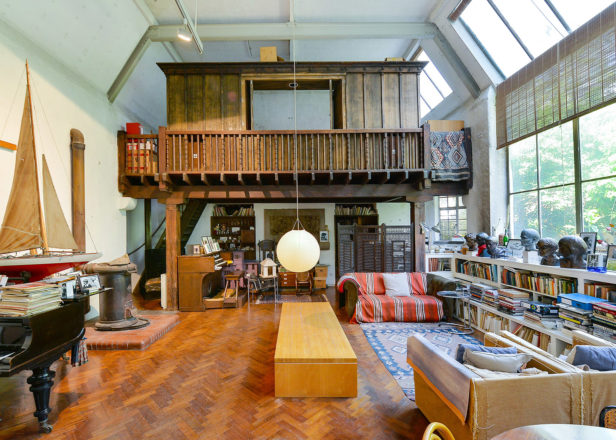 Go Inside David Hockney S Studio In A New Film