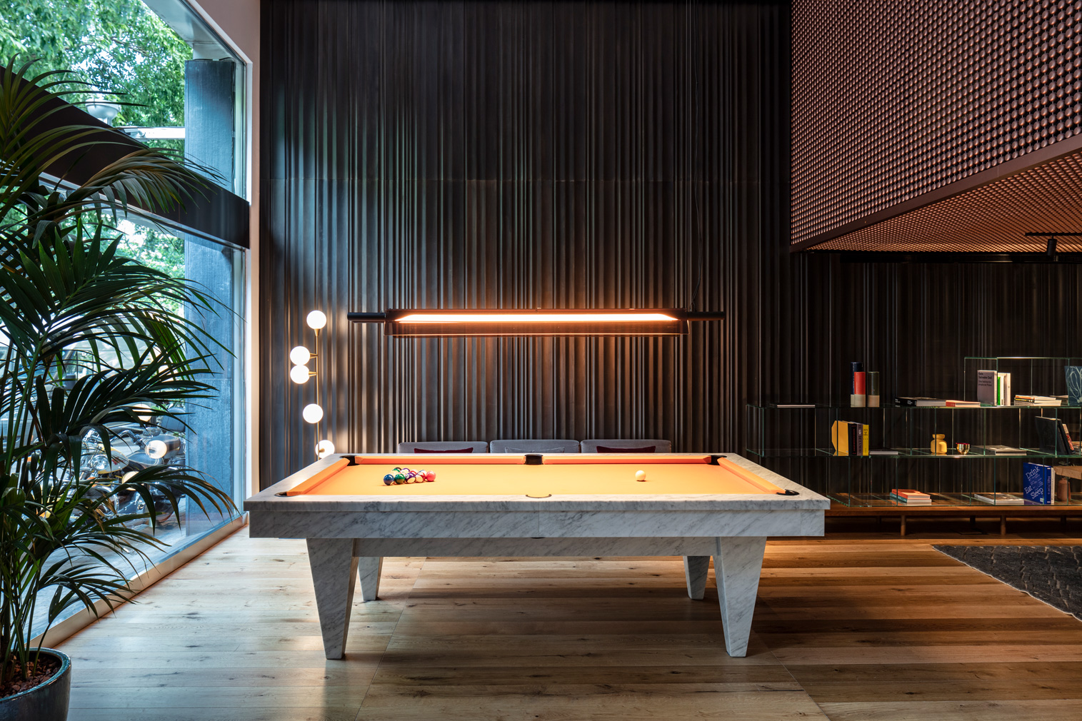 Sir Victor hotel in Barcelona - pool table