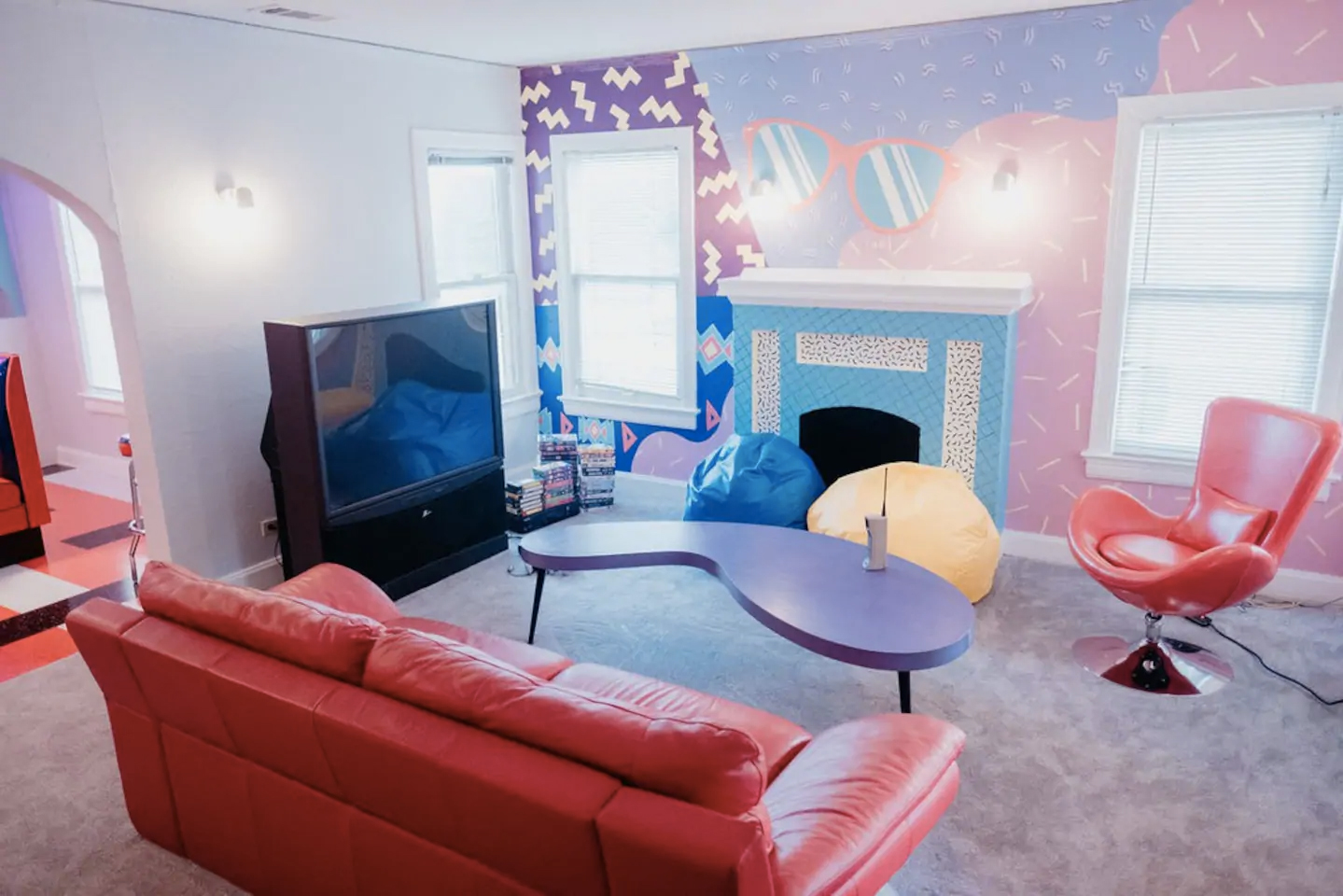 Saved By The Bell Comes To Life At This 90s Themed Airbnb In - 