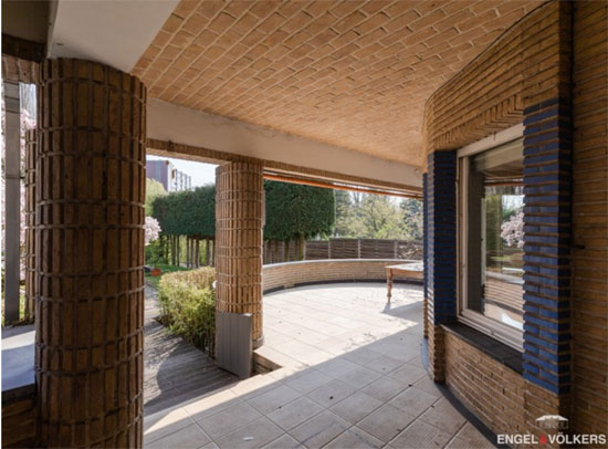 An art deco villa is up for sale in Ghent