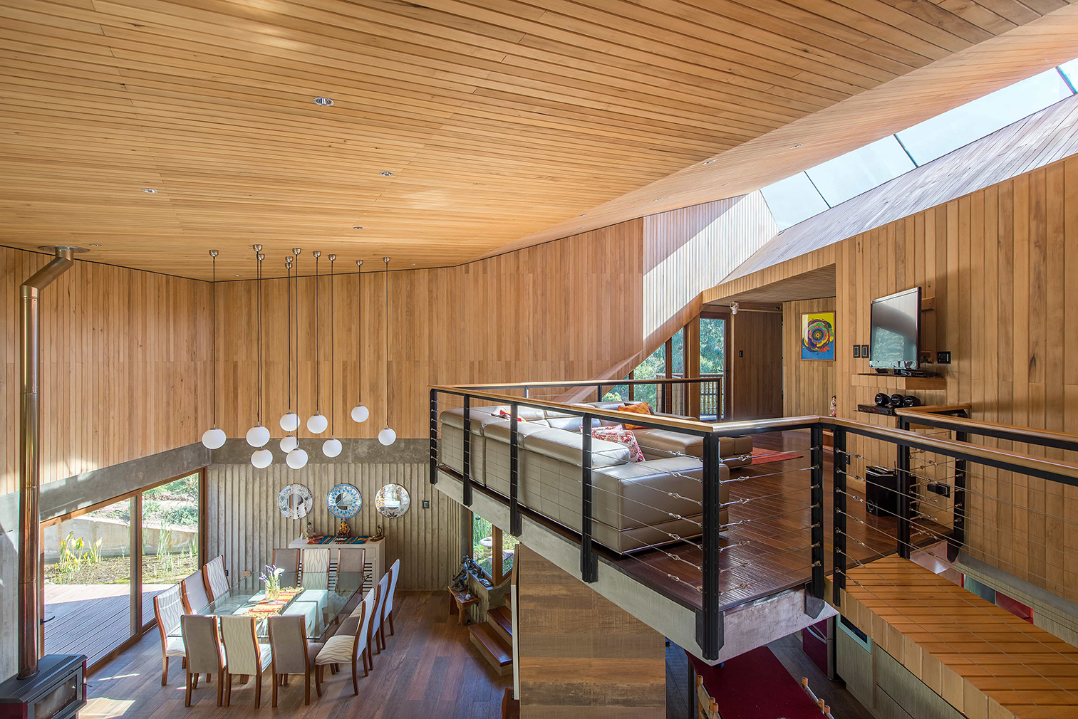 Casa El Maqui is a timber-clad mountain retreat near Santiago