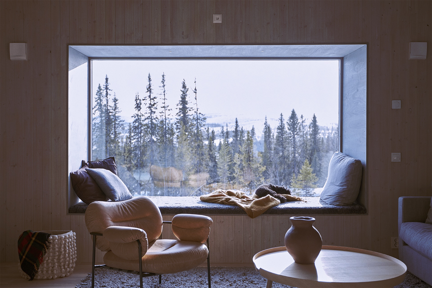 Slope living gets a contemporary spin inside this Vemdalen ski chalet