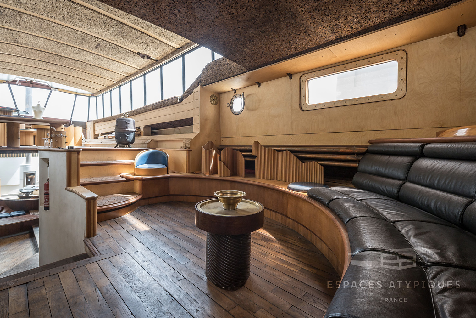 Airy 1930s Parisian barge seeks €980k