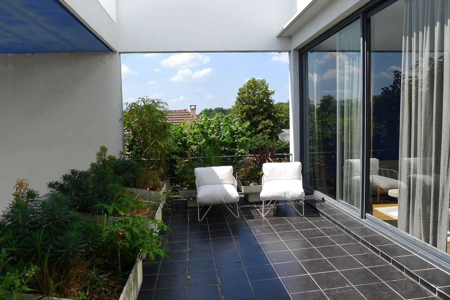 n apartment inside Villa Stein-de-Monzie, aka Les Terraces, is now for sale at €1.2m.