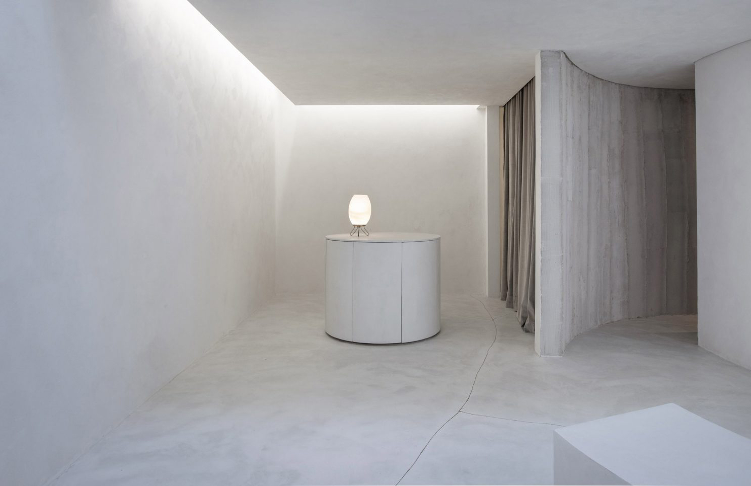 Selo Store in Sao Paulo takes minimalism to the max