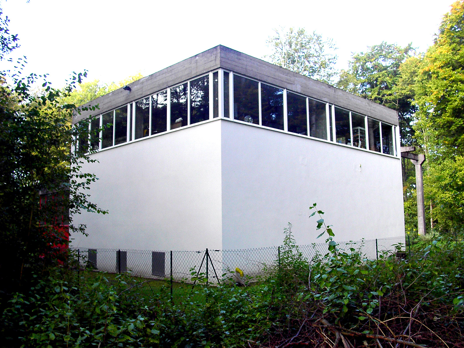 Pint-sized Le Corbusier home lists for less than €450,000