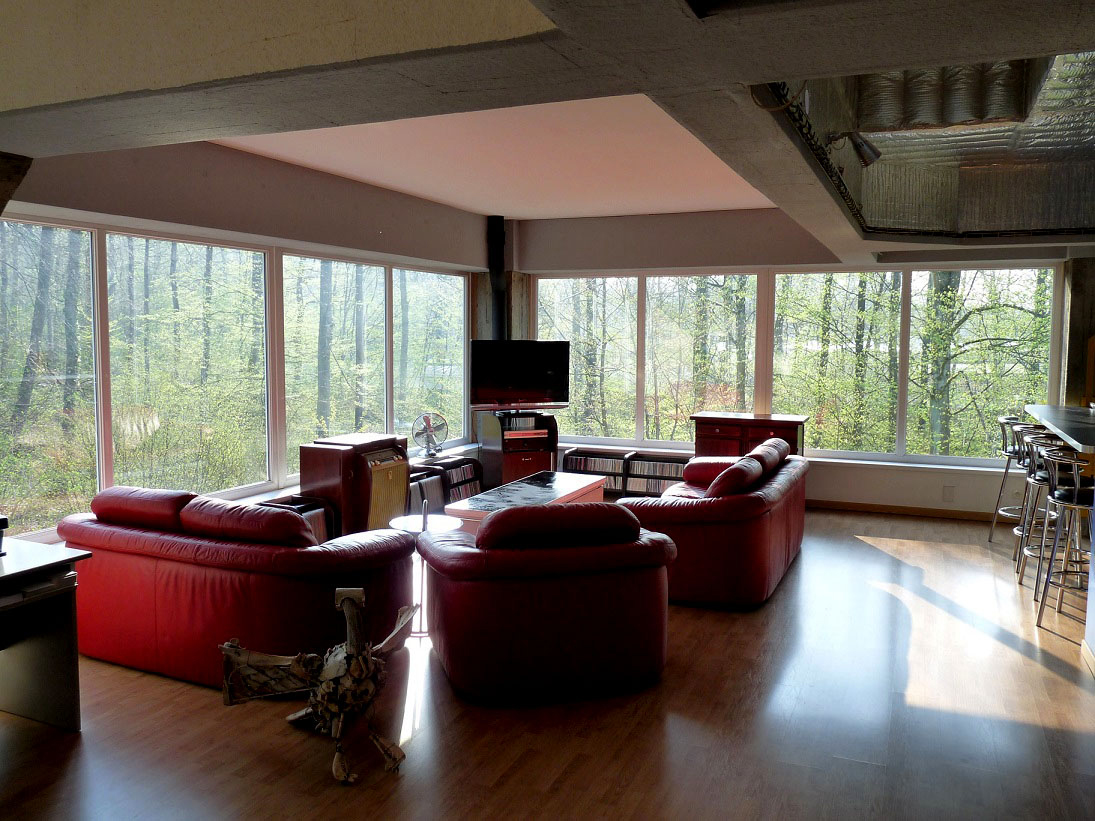 Pint-sized Le Corbusier home lists for less than €450,000