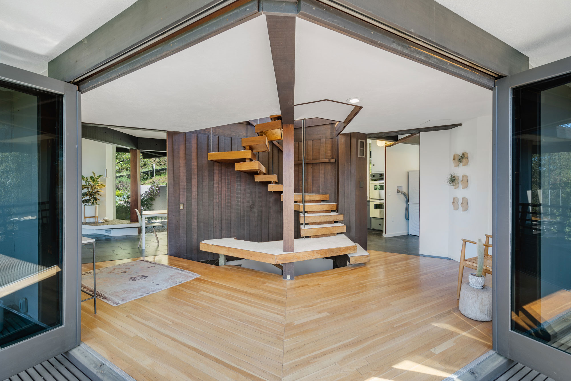 Benjamin Fishstein’s midcentury modern house is for sale in California 