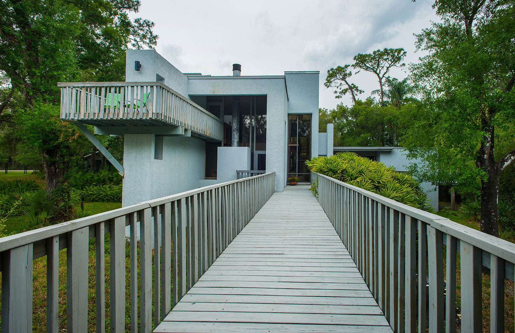 Frank Lloyd Wright-inspired Orlando home lists for $865k