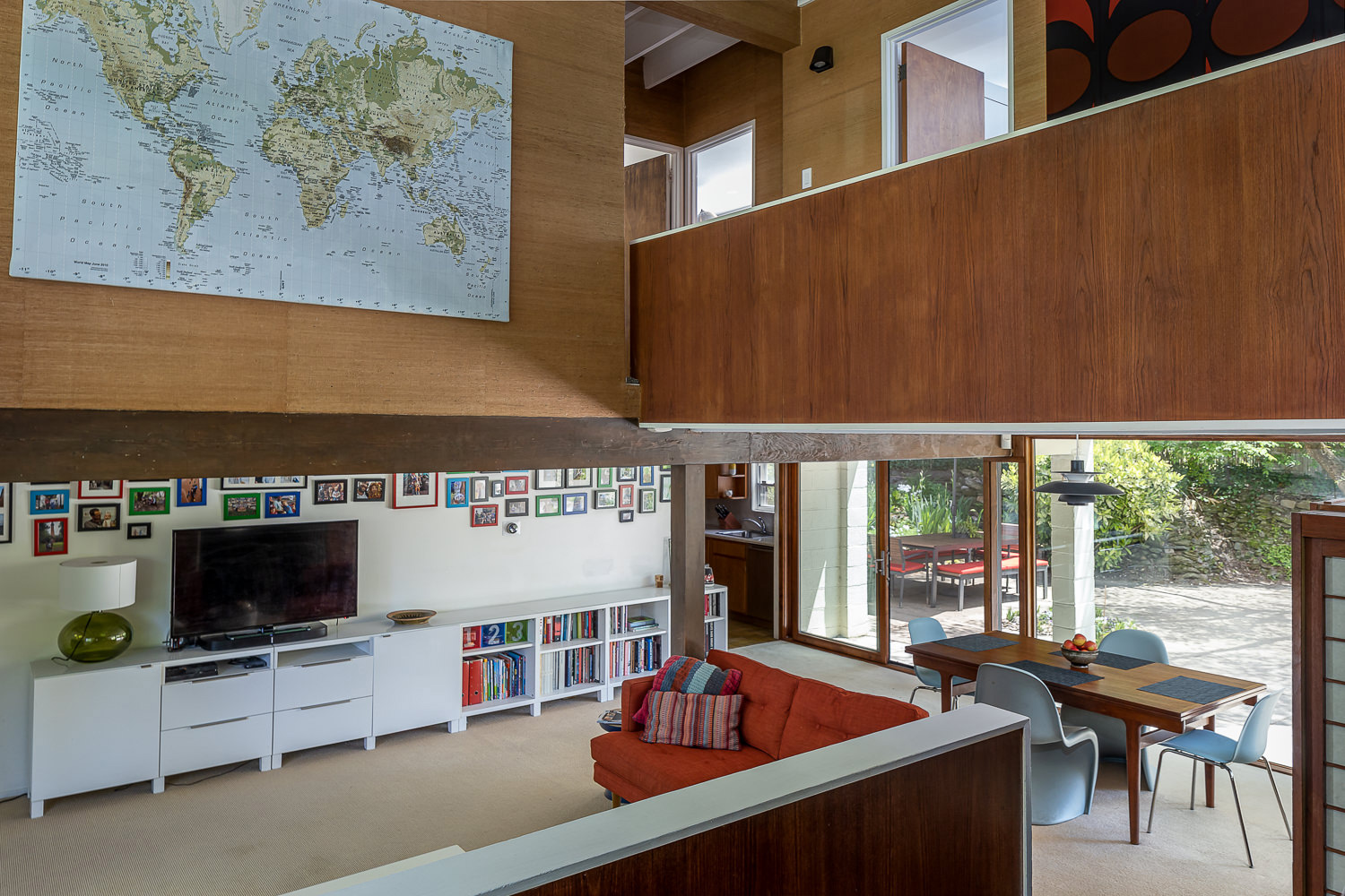 Midcentury style is alive and well Carner House – a $450k home in Philadelphia