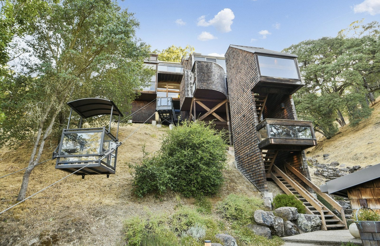 This Californian mountain home is peak '80s style – and it has a private cable car to boot