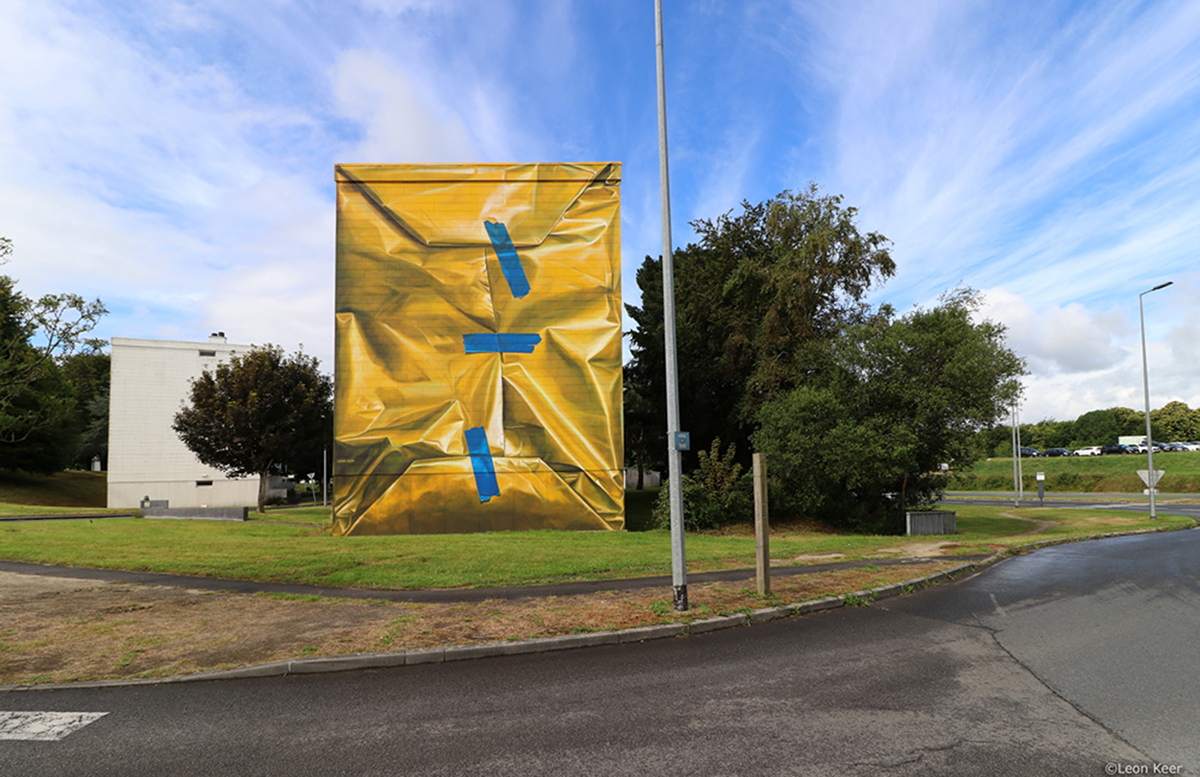 Safe House mural by Leon Keer in France