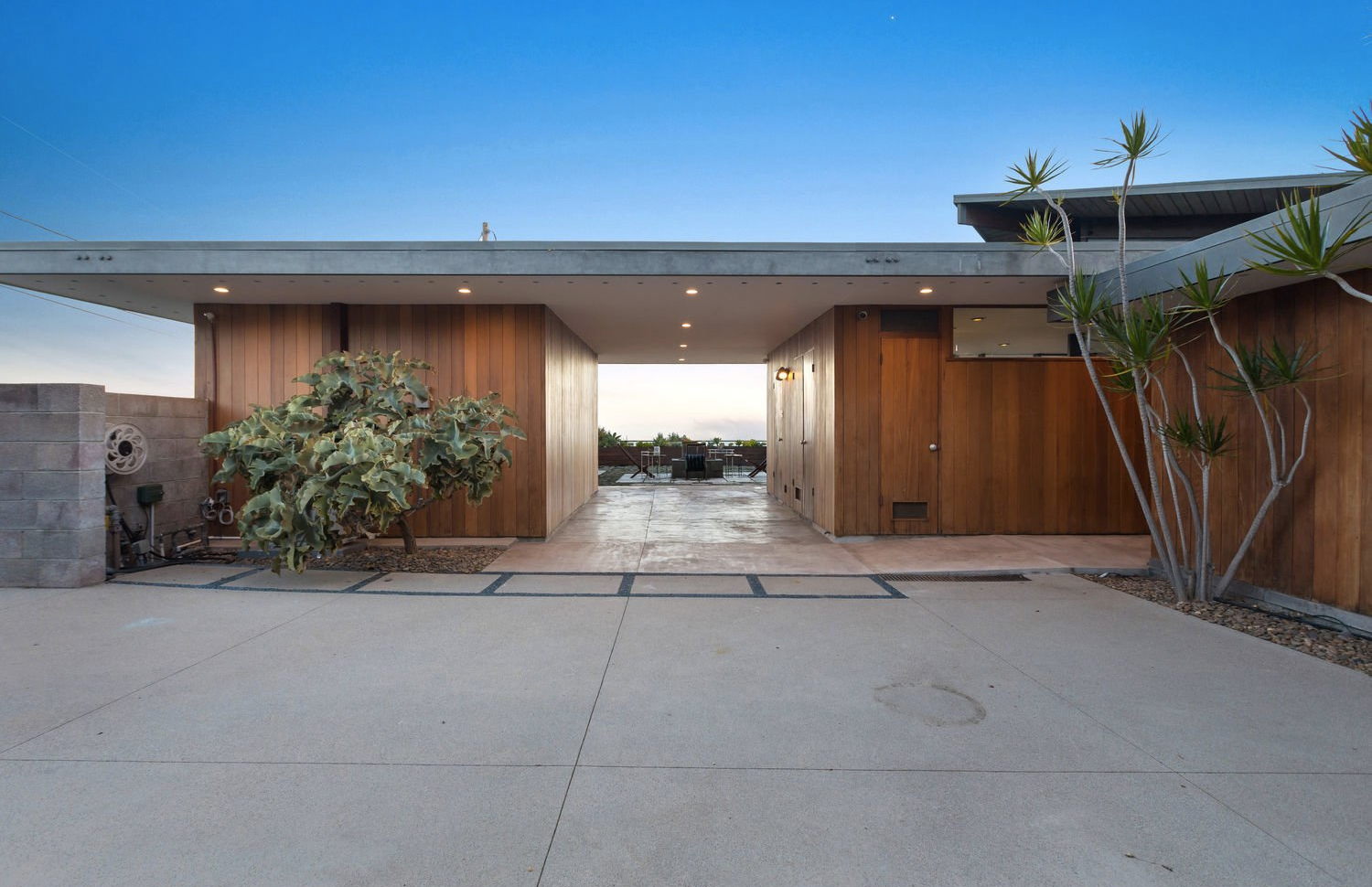 The Schneidman House is for sale in Los Angeles