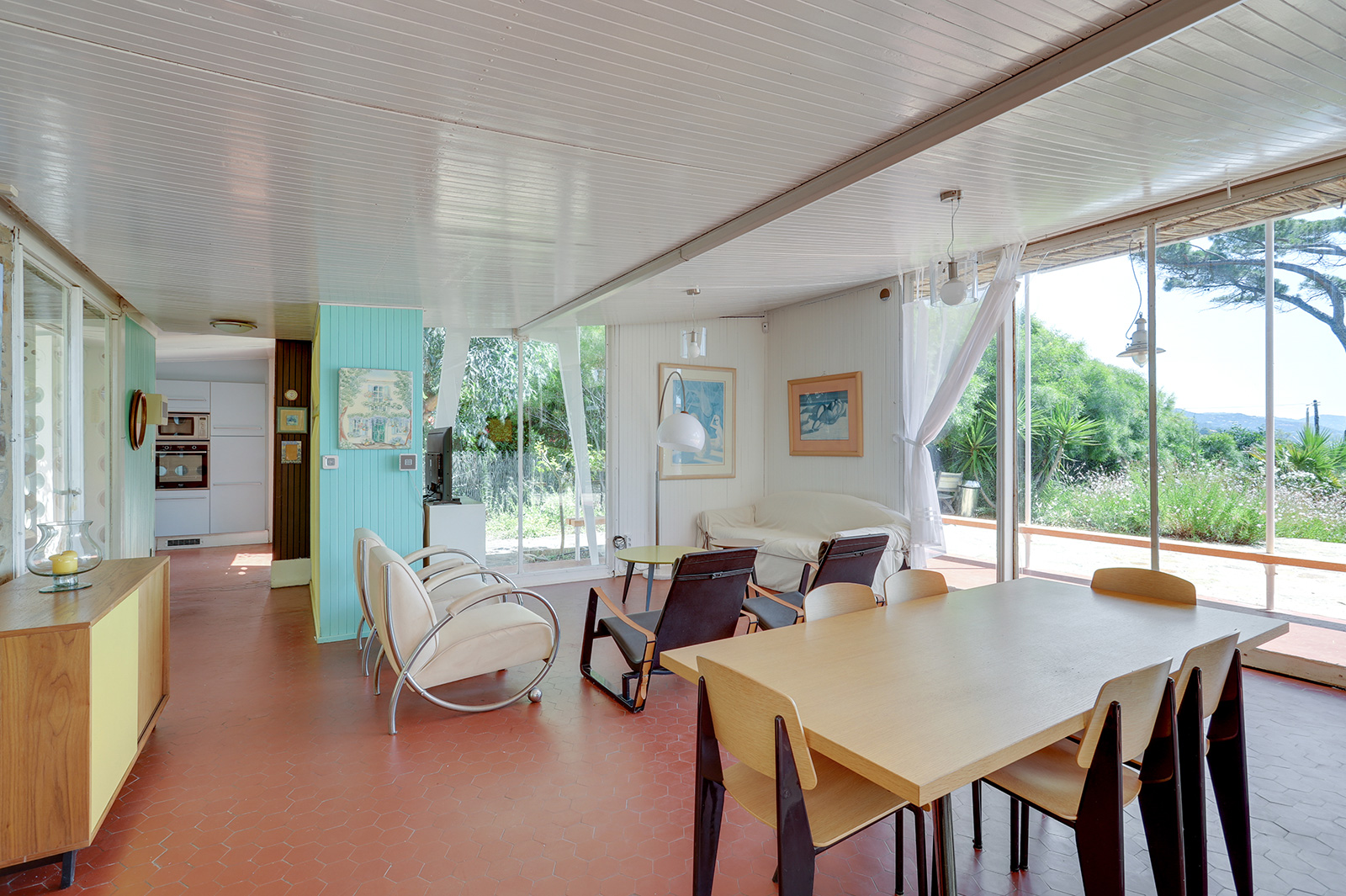 Villa Dollander for sale on the Cote d'Azur was designed by the Prouve brothers