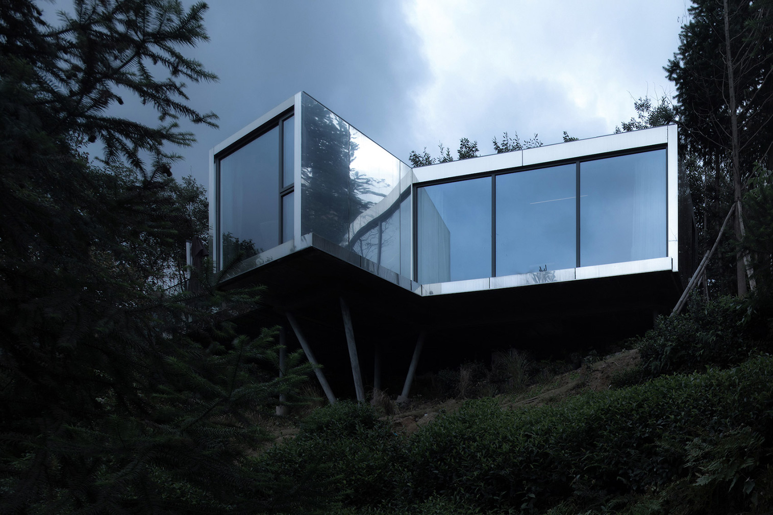 Yichang’s Mountain and Cloud Cabins are ‘spaceships in the woods’