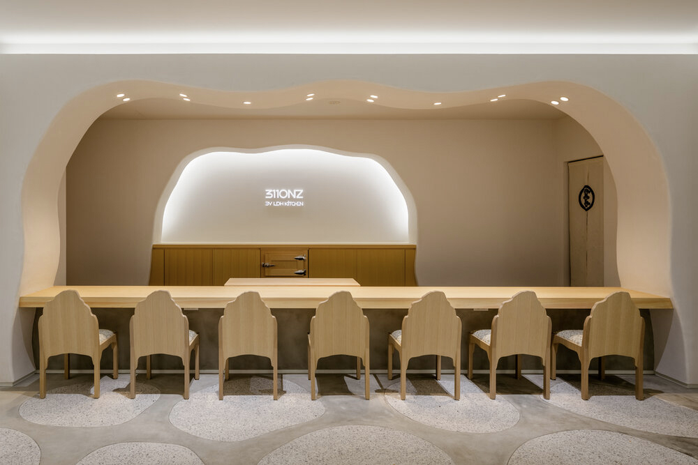 Snarkitecture’s Tokyo art gallery turns into an omakase restaurant at night